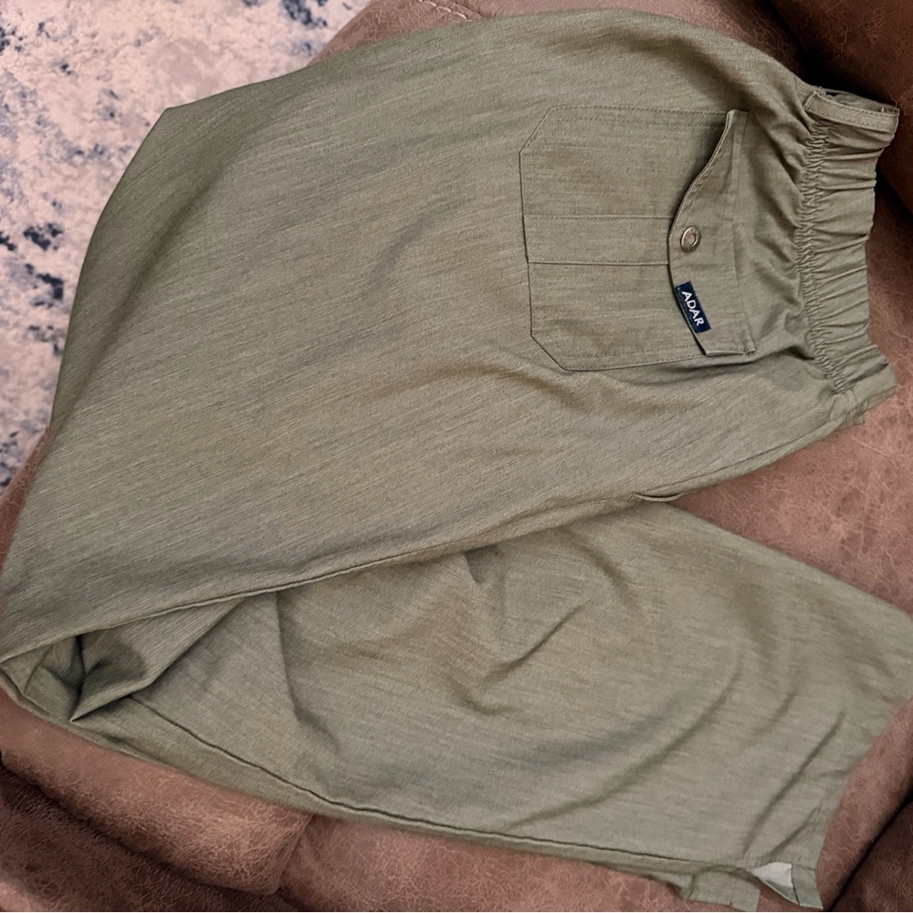 Adar Pro Olive Green Women’s Scrub Set - Top & Pants - Picture 4 of 11